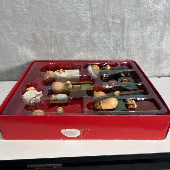 Wooden Nativity Set 9 Piece Figurines Shepherd Angel Jesus Rustic hand painted - Picture 10 of 12